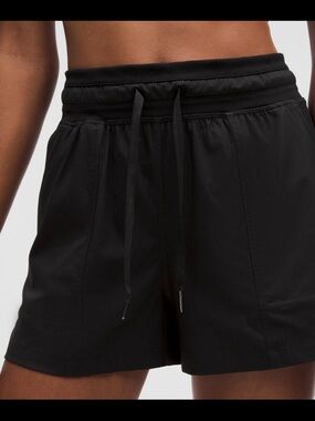 Lululemon Dance Studio High-Rise Short 3.5"